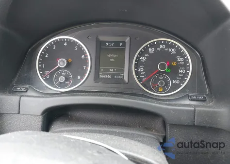 2017 Volkswagen Tiguan 2.0T Wolfsburg Edition z USA, uszkodzony, nr VIN WVGSV7AXXHK041875